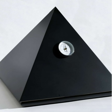 Humidoras ADORINI Pyramid M (juodas) 50 cig.